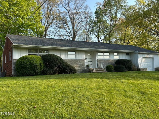 1st photo of 245 De Lee Drive