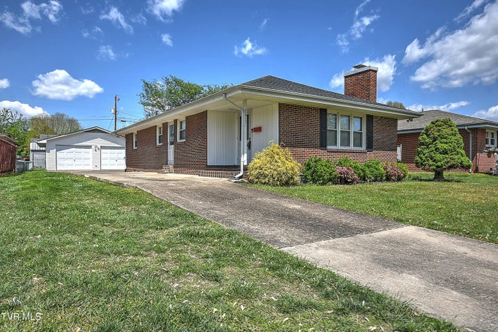 1st photo of 2013 Hermitage Drive