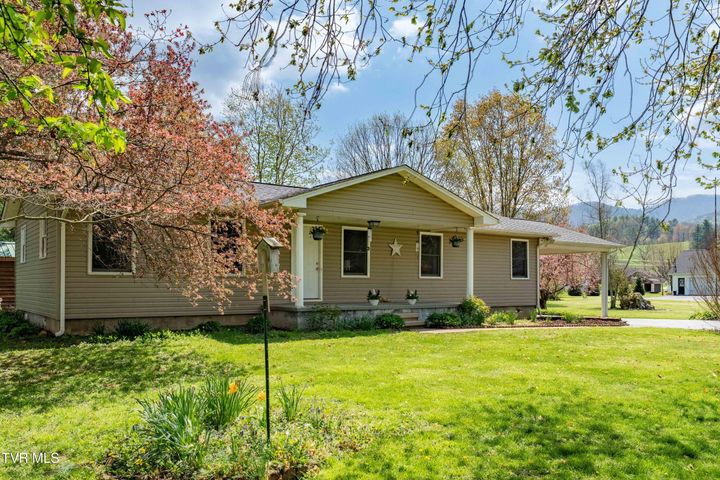1st photo of 525 Adams Road