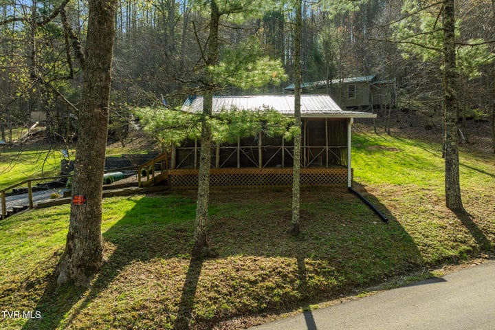 1st photo of 445 & 475 Log Cabin Road