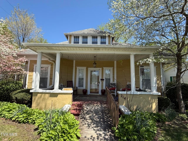 1st photo of 214 Sycamore Street