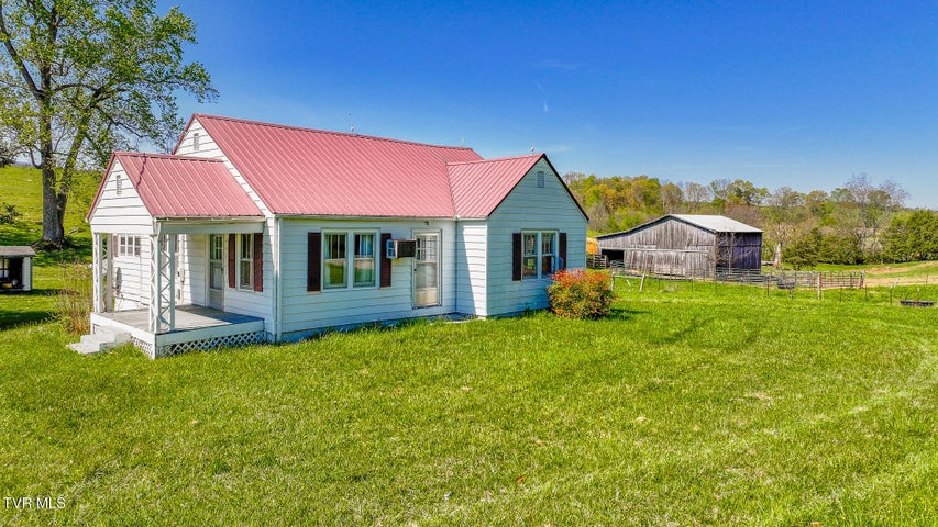 1st photo of 3485 Pines Road