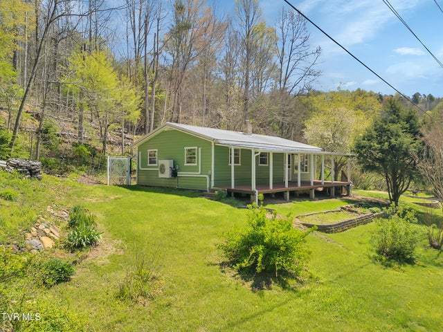 1st photo of 490 Viking Mountain Road