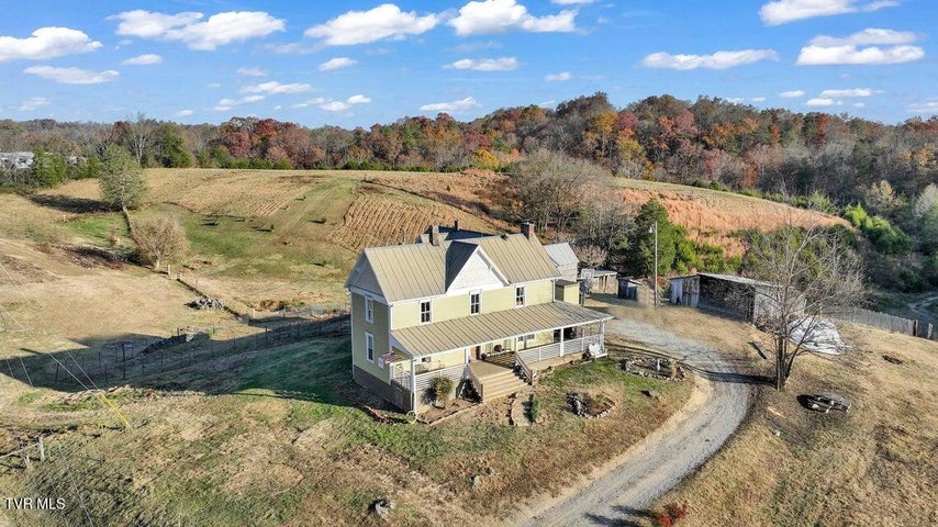 1st photo of 3765 Mohawk Road