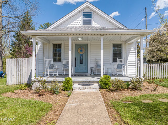 1st photo of 313 Tanner Street