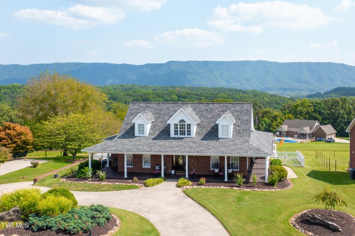 1st photo of 136 Landon Drive