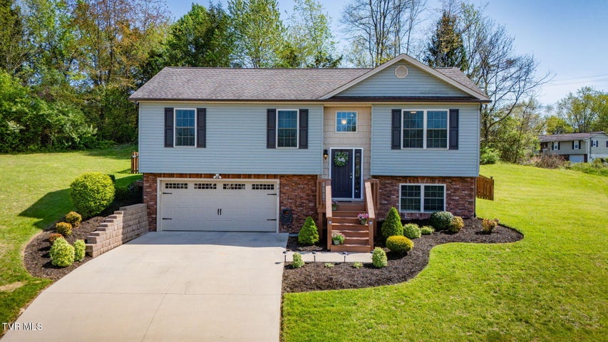 1st photo of 5017 Aberlea Place