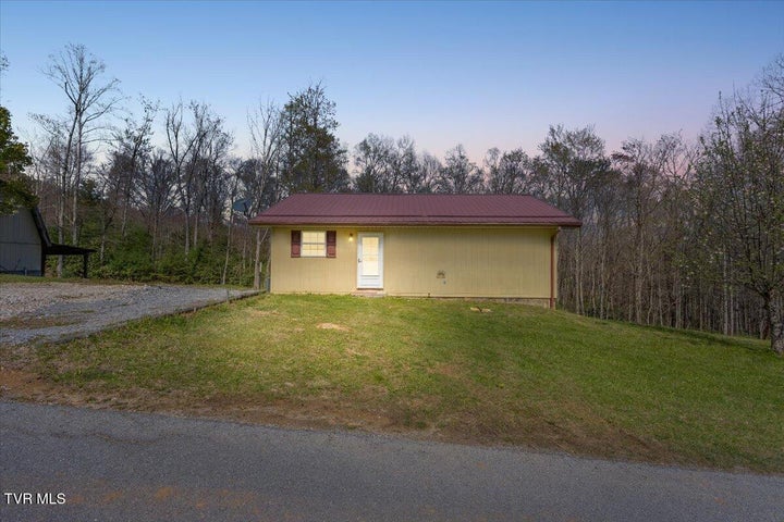 1st photo of 1102 Foxhound Hills Circle
