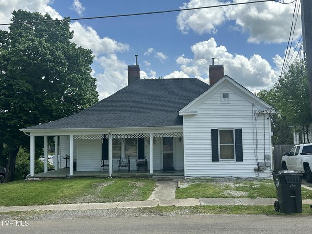 1st photo of 926 Main Street