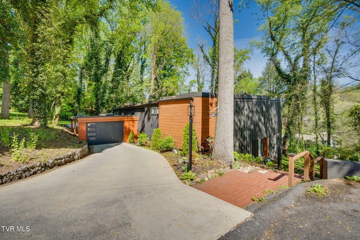 1st photo of 170 Cedar Lane