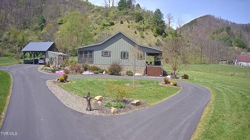1st photo of 4246 Roan Creek Road