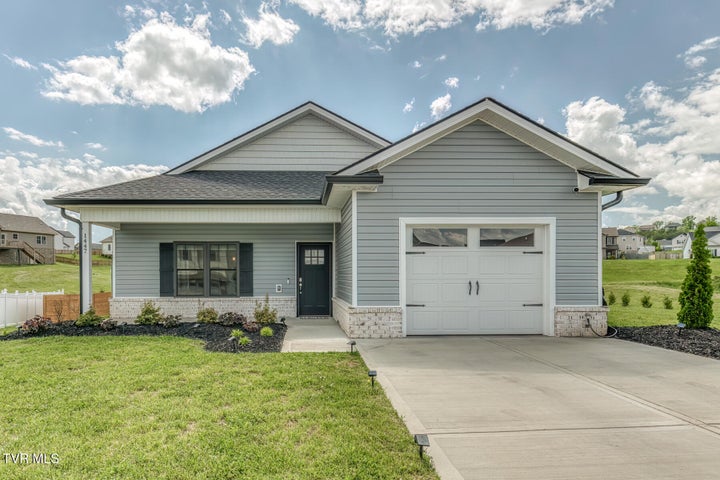 1st photo of 1447 Lemongrass Drive