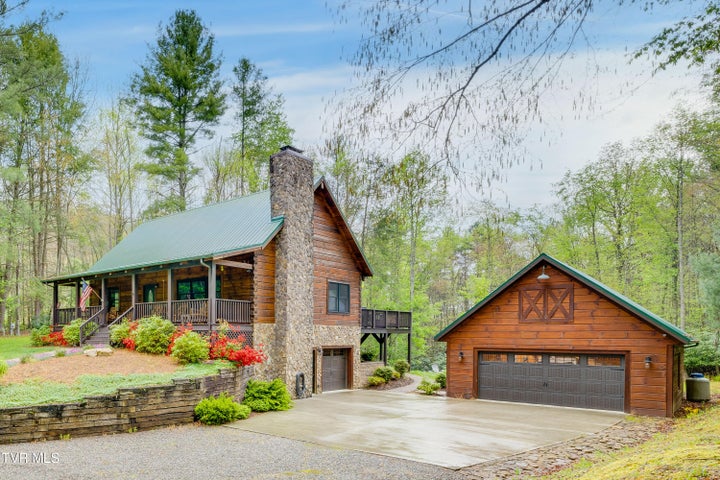 1st photo of 215 Myrtle Drive