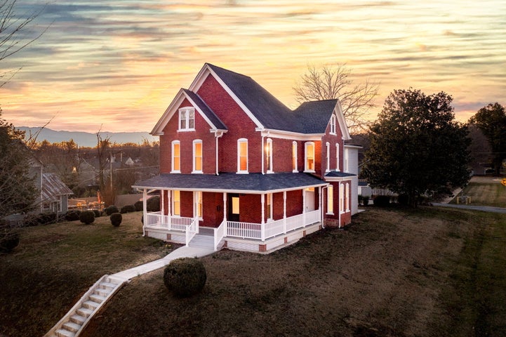 1st photo of 1115 Unaka Avenue