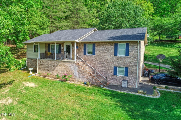 1st photo of 467 Allen Drive