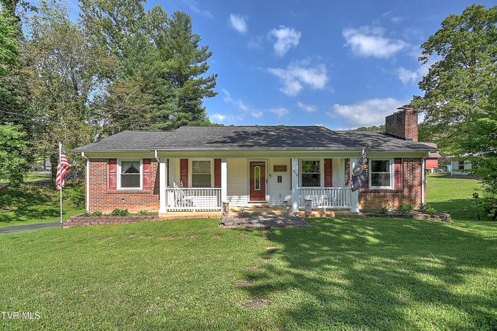 1st photo of 612 Colonial Heights Road