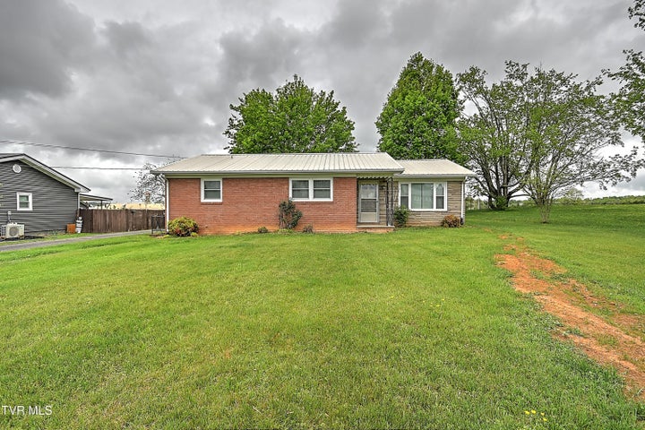 1st photo of 1809 Ridgemont Drive