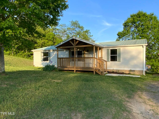 1st photo of 1014 Red Bud Lane