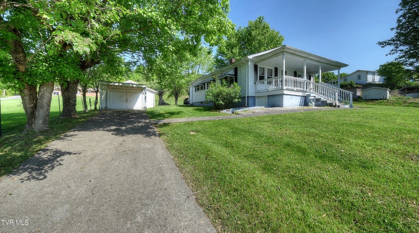 1st photo of 324 Donnie Crawford Road