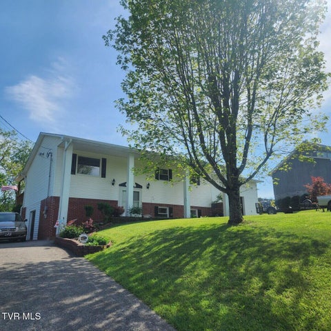 1st photo of 475 Brookdale Drive