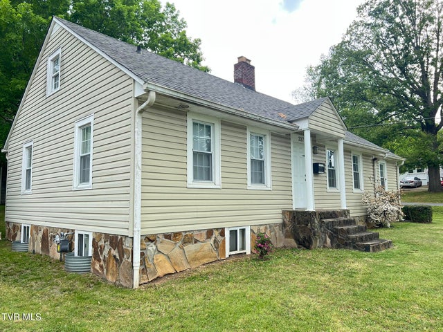 1st photo of 227 Mineral Street