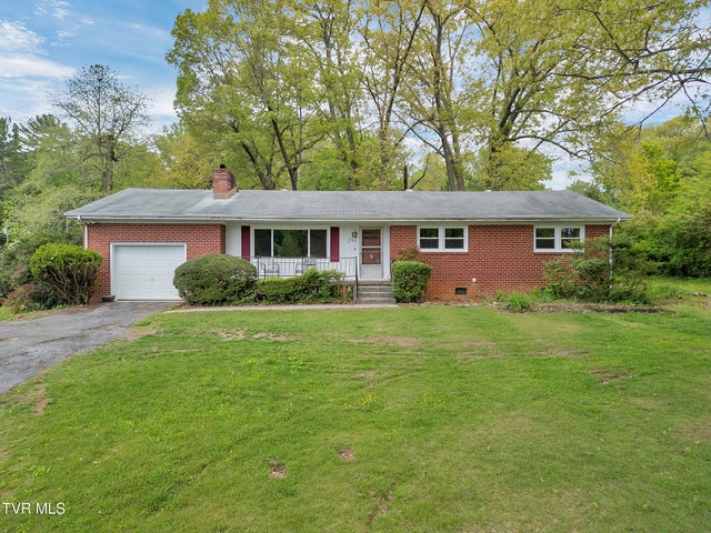 1st photo of 290 Valley Drive