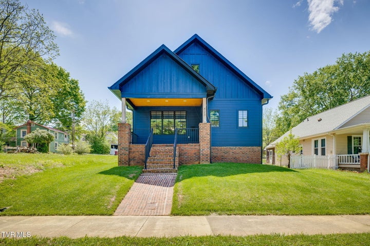 1st photo of 423 Maple Street