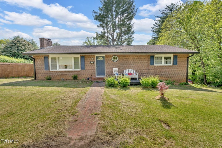 1st photo of 123 Lincoln Avenue