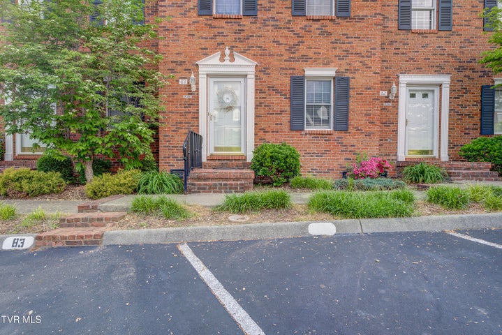 1st photo of 400 Sunset Drive