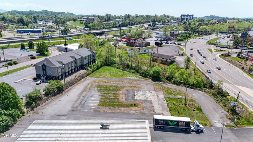 1st photo of 3323 Lee Highway