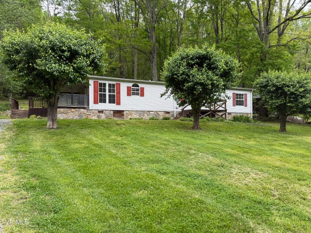 1st photo of 136 Gentry Mountain Road