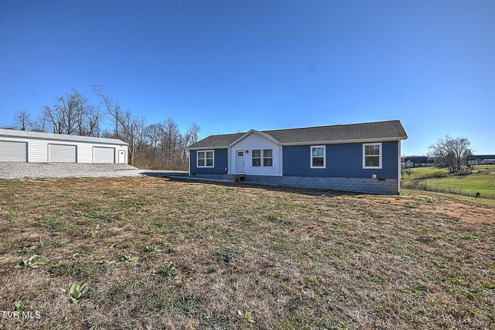 1st photo of 16618 Singingwood