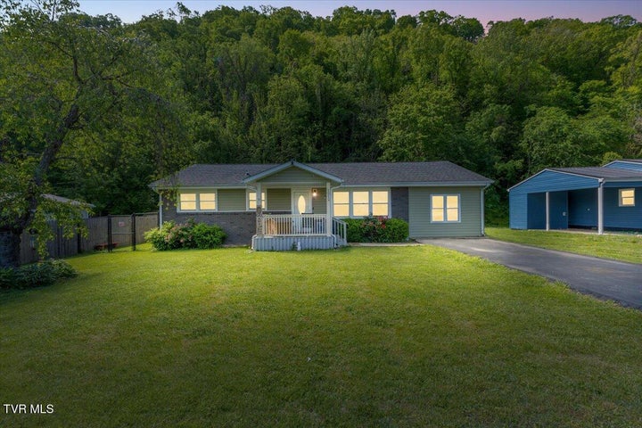 1st photo of 1212 Thomas Boulevard
