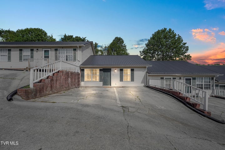 1st photo of 1700 Lone Oak Road