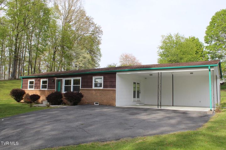 1st photo of 605 Claremont Road