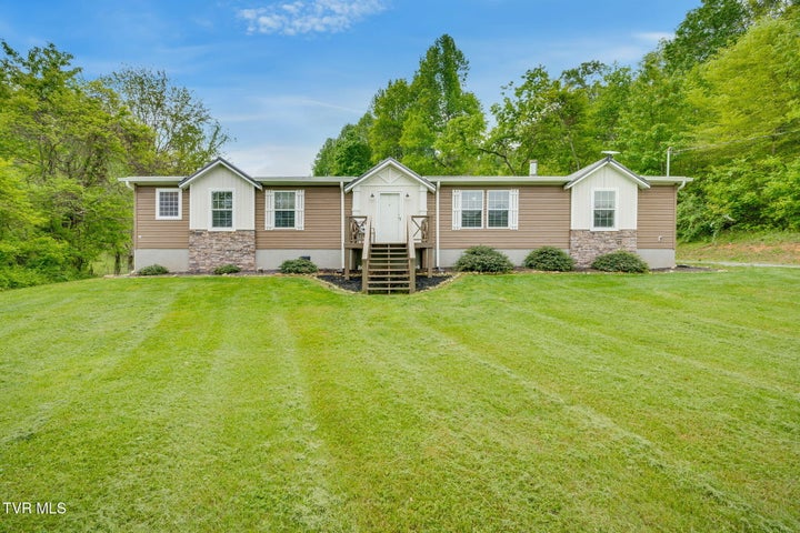 1st photo of 474 Thornburg Road