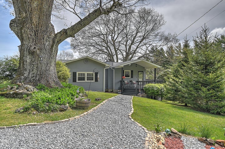 1st photo of 190 Roanwood Road Road