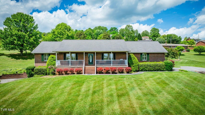 1st photo of 2114 Bloomingdale Road