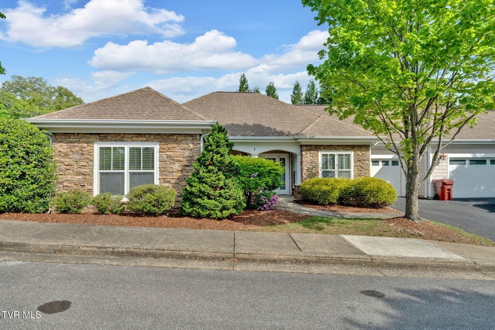 1st photo of 211 University Parkway