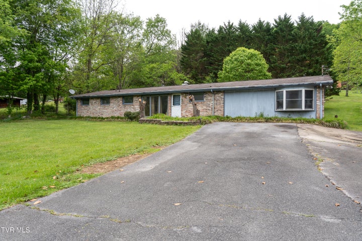 1st photo of 1583 Rock Springs Road