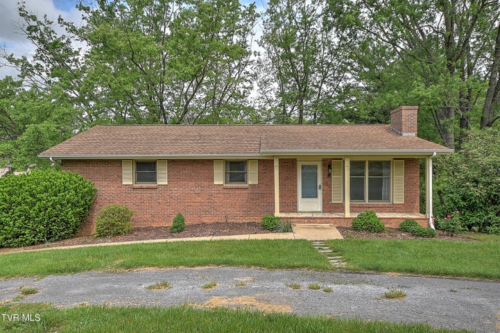 1st photo of 389 Heritage Drive