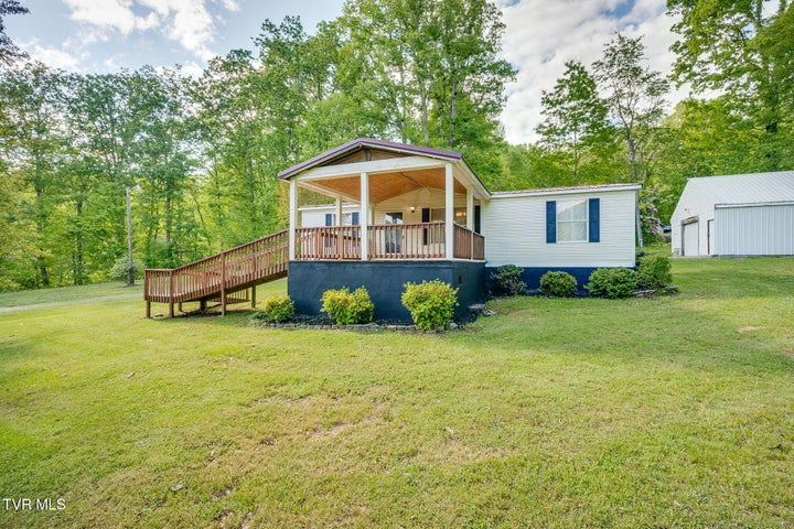 1st photo of 448 Parker Estates Road