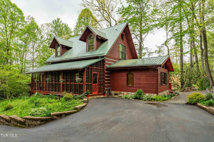 1st photo of 319 Ivy Wood Lane