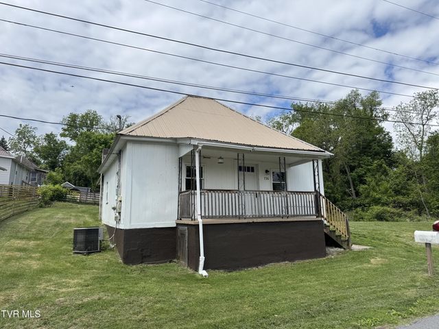 1st photo of 736 4th Street