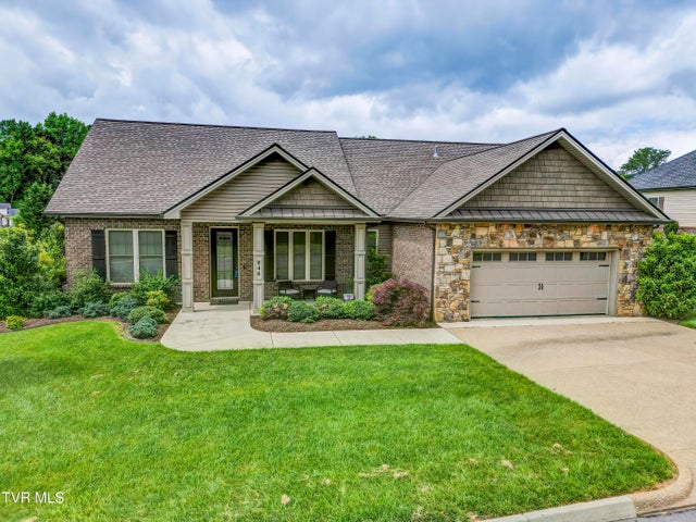 1st photo of 846 Vines Farm Lane