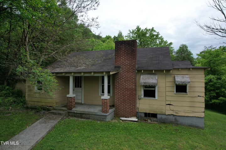1st photo of 707 Cooks Valley Road