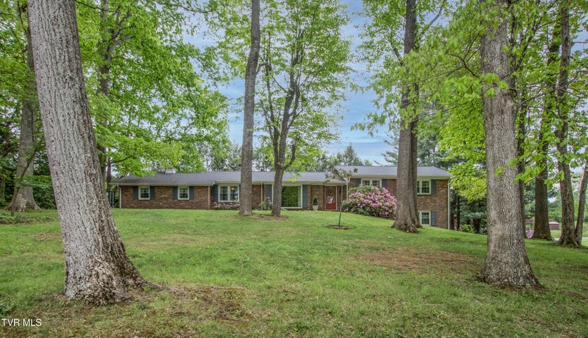 1st photo of 19494 Oakwood Drive