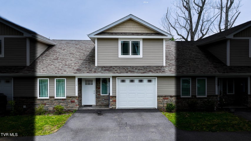 1st photo of 116 Weeping Willow Drive