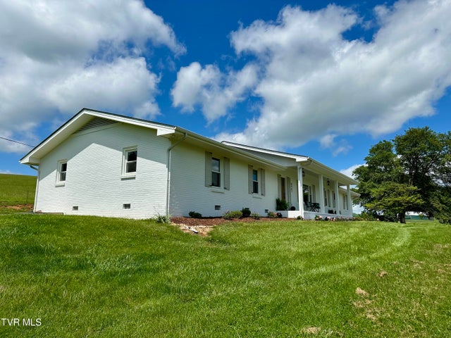 1st photo of 8467 Rich Valley Road
