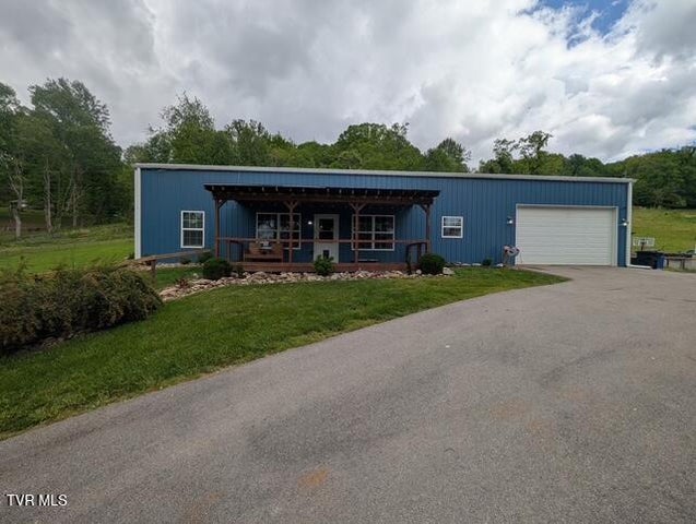 1st photo of 105 London Pvt Drive